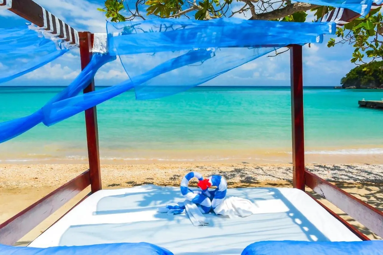 Kaz Kreol Beach Hotel Ocho Rios 3*,