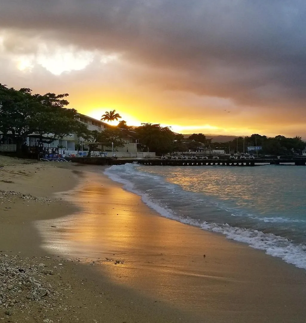 Kaz Kreol Beach Hotel Ocho Ríos Jamaica